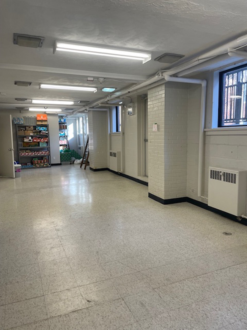 300 Dundas Street West interior hallway