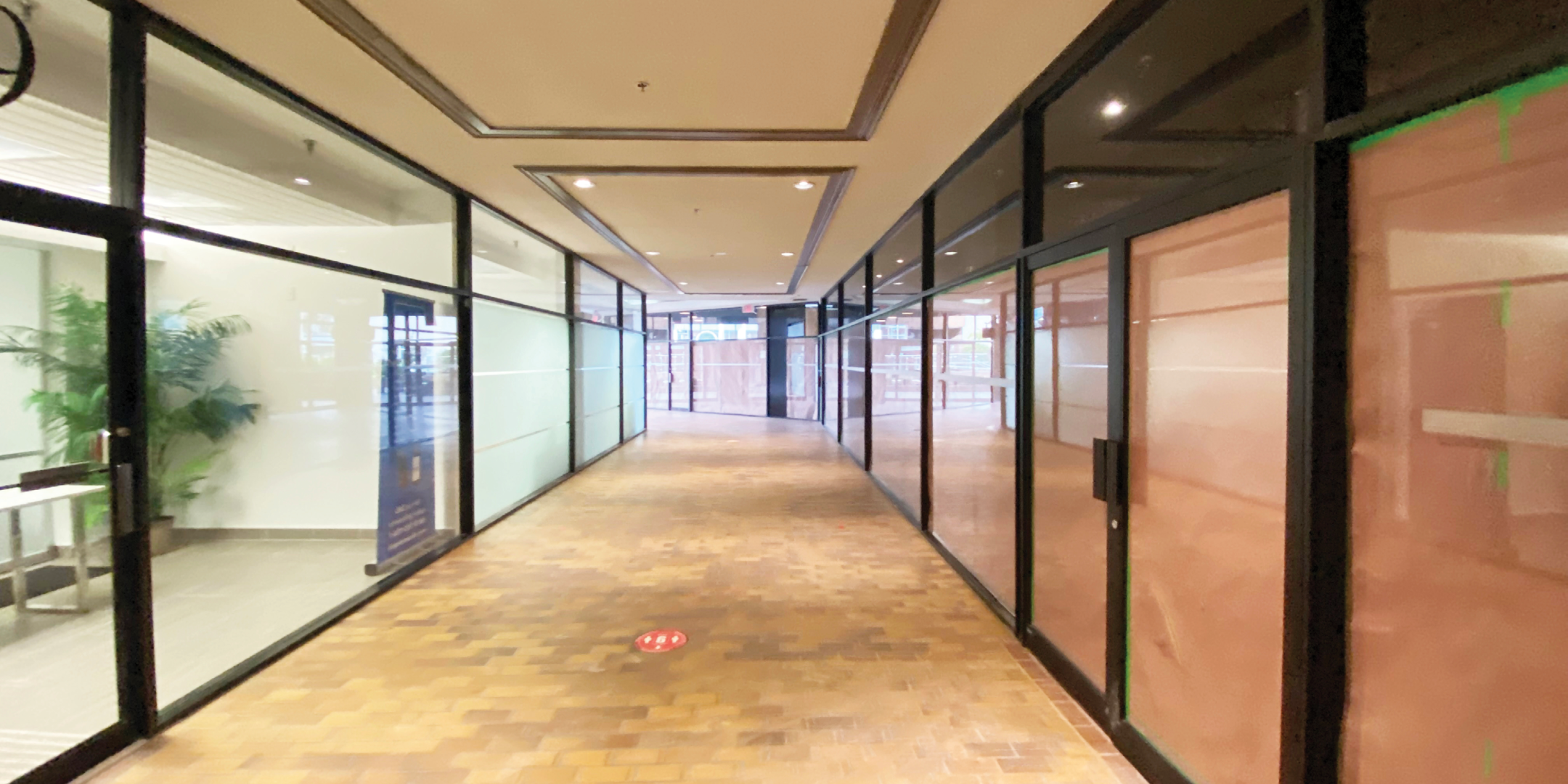 920 Yonge Street - Interior MRG Hallway