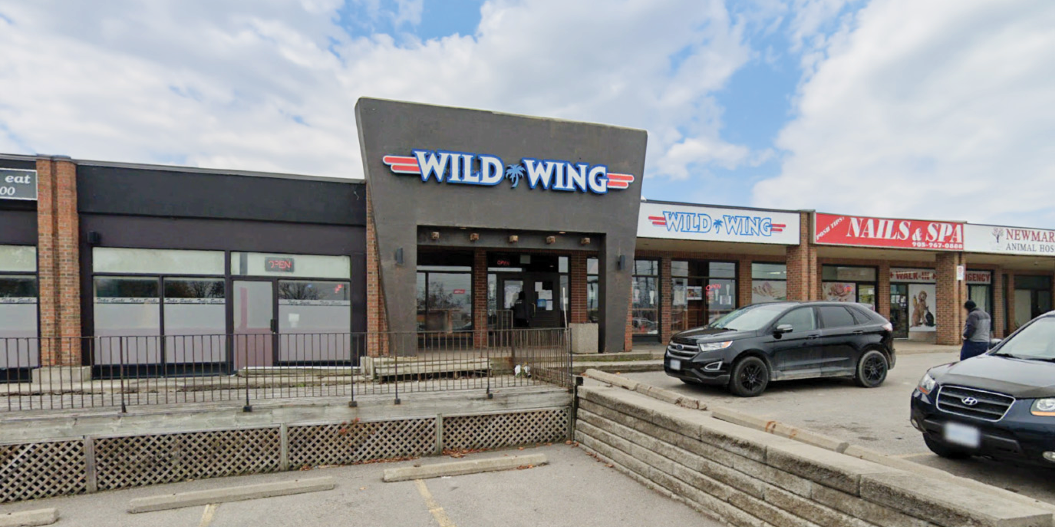 340 Eagle Street W Wild Wing Restaurant Building in Plaza