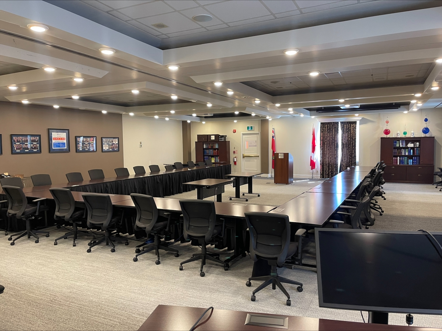 483 Huron Street overview of boardroom
